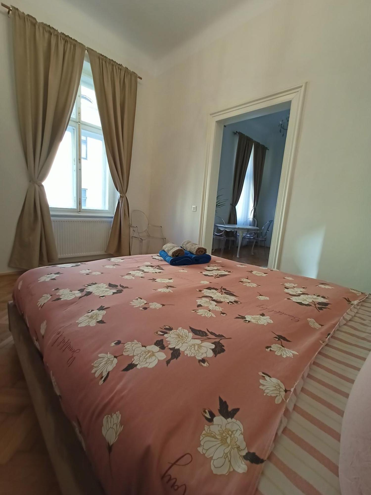 Garden Of Light Apartment Сибиу Экстерьер фото
