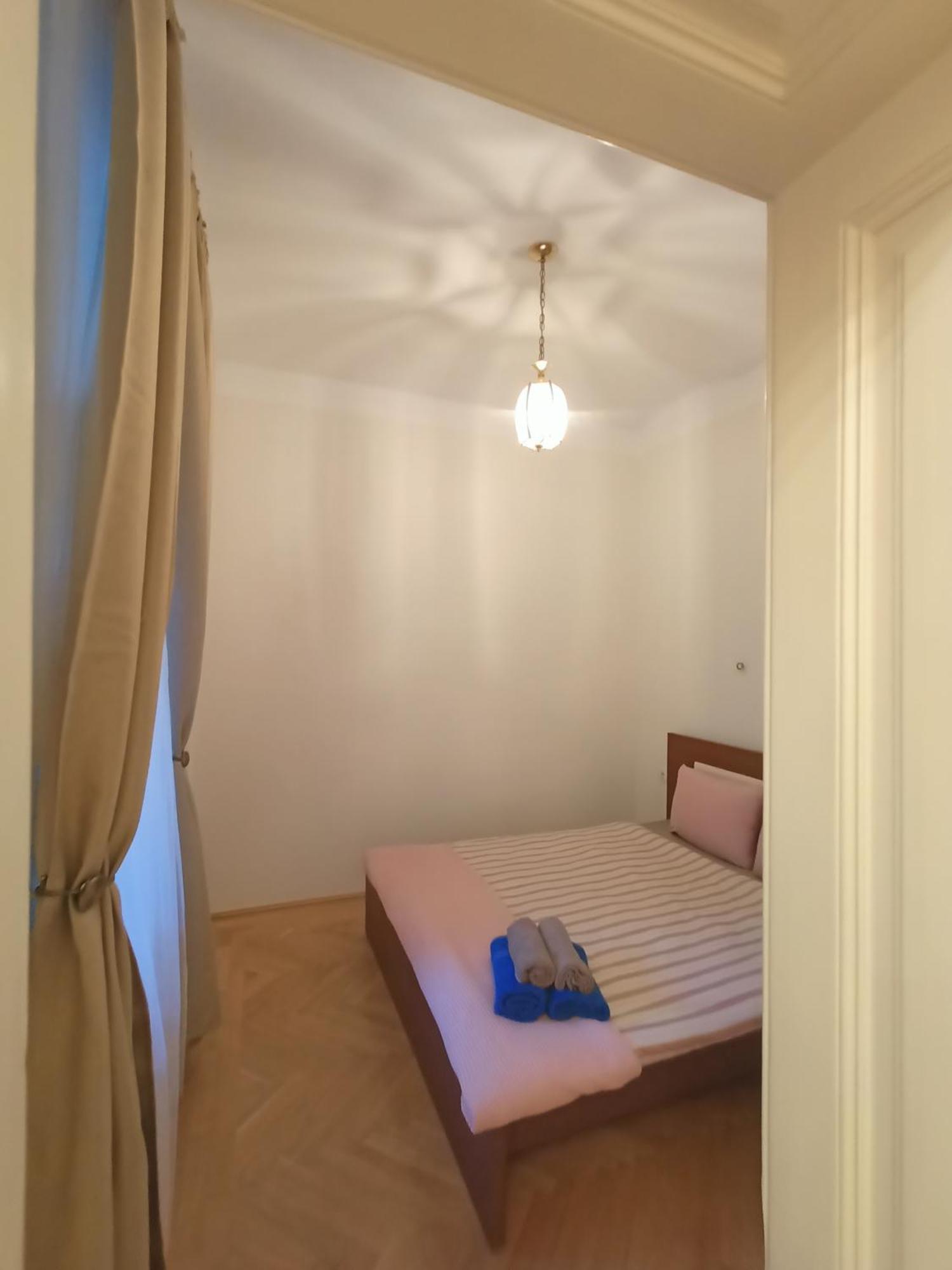 Garden Of Light Apartment Сибиу Экстерьер фото